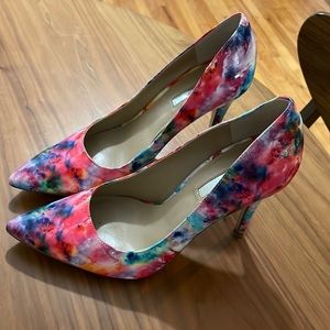 BCBGENERATION watercolor pumps
